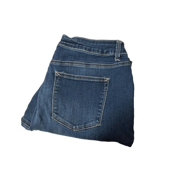 Maurices Distressed Jeans‎ Women Size Large 32”W x 29”L - Picture 1 of 8